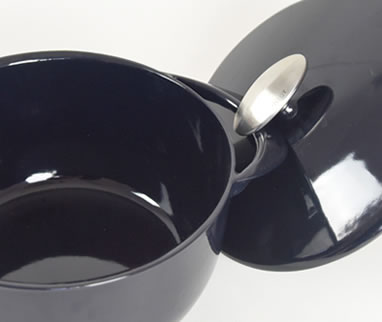 UNILLOY | ユニロイ 世界一軽い、鋳物ホーロー鍋。 | ホーロー鍋とは