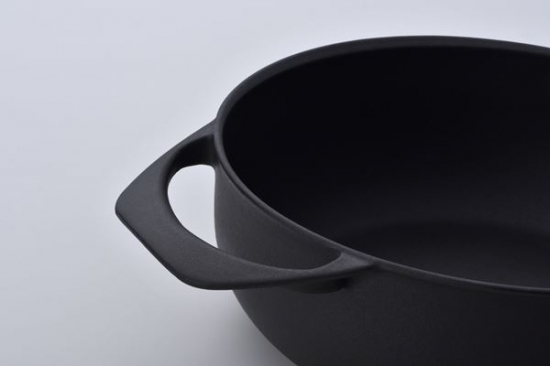 キャセロール20cm〈くろがね〉 | UNILLOY | ユニロイ 世界一軽い、鋳物ホーロー鍋。